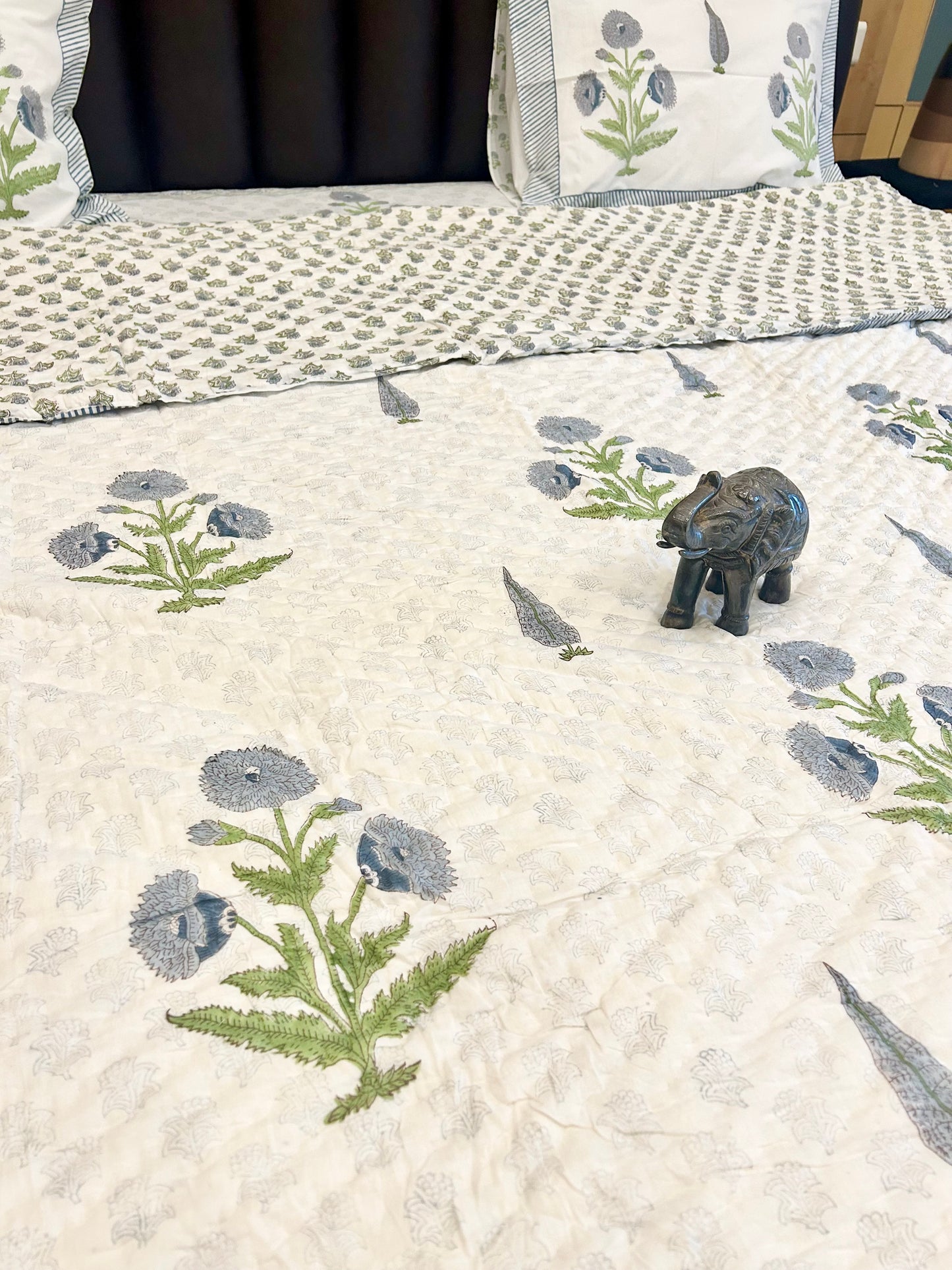 DESI PHOOL BLUE HANDBLOCK PRINT PURE MULMUL COTTON QUILT